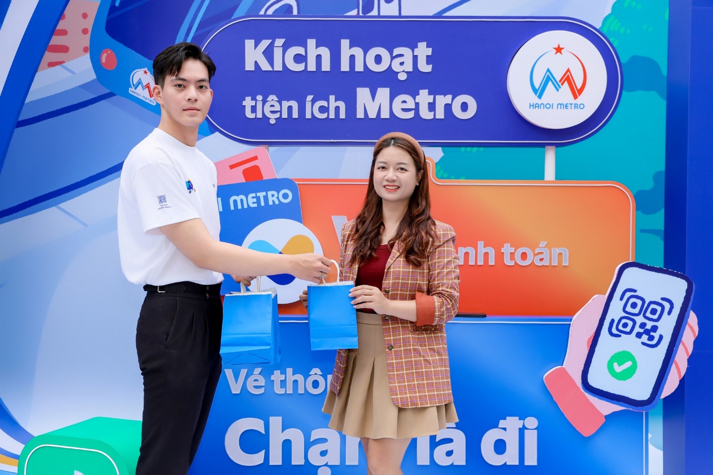 VNPT Money và Hà Nội Metro ra mắt “Tiện ích Metro” đi tàu điện không tiền mặt- Ảnh 1.