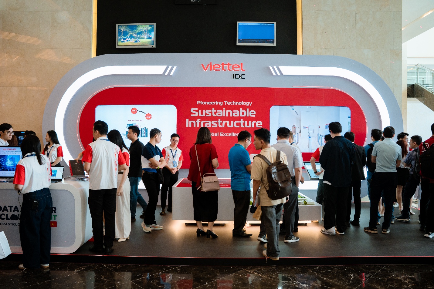 DCCI Summit 2026: Không nhìn AI một cách riêng lẻ mà nhìn theo một chuỗi hạ tầng liên thông - Ảnh 1.