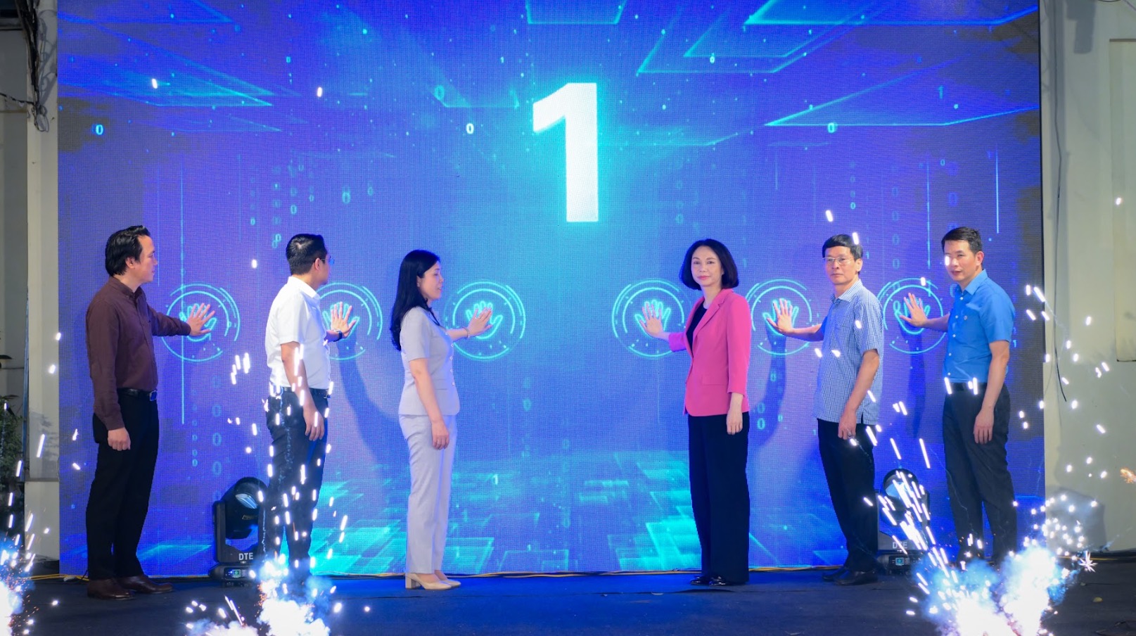 Hà Nội ra mắt Cổng thông tin An toàn thực phẩm: Kênh tra cứu, phản ánh và kết nối minh bạch cho người dân- Ảnh 3.